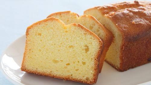 Reduction of sugar in cake